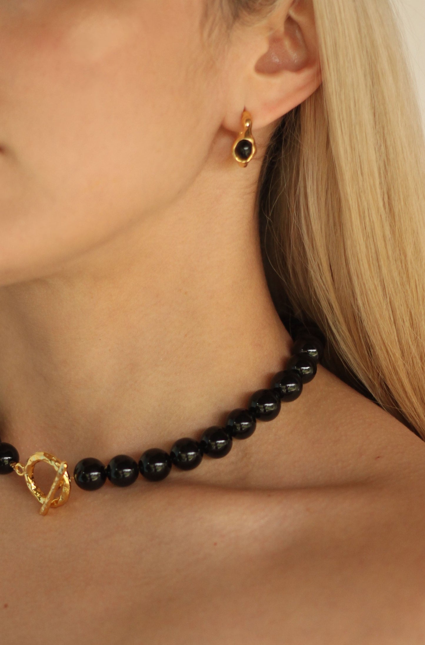 ONYX GOLD EARRINGS